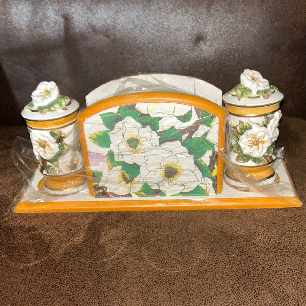 Vintage Magnolia napkin and salt/pepper shakers new old stock